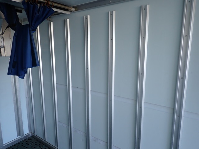 いすゞエルフ冷凍車（冷蔵車）小型（2t・3t）[写真18]