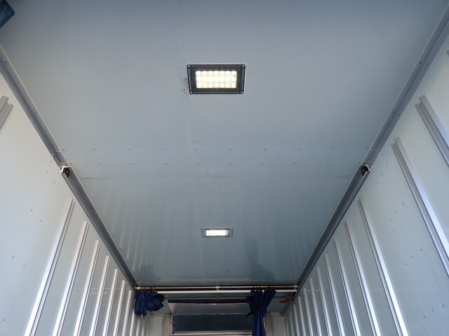 いすゞエルフ冷凍車（冷蔵車）小型（2t・3t）[写真21]