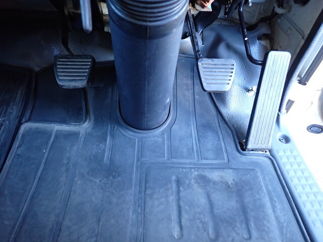 いすゞエルフ冷凍車（冷蔵車）小型（2t・3t）[写真38]