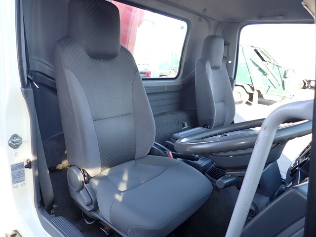 いすゞフォワードクレーン4段中型（4t）[写真34]