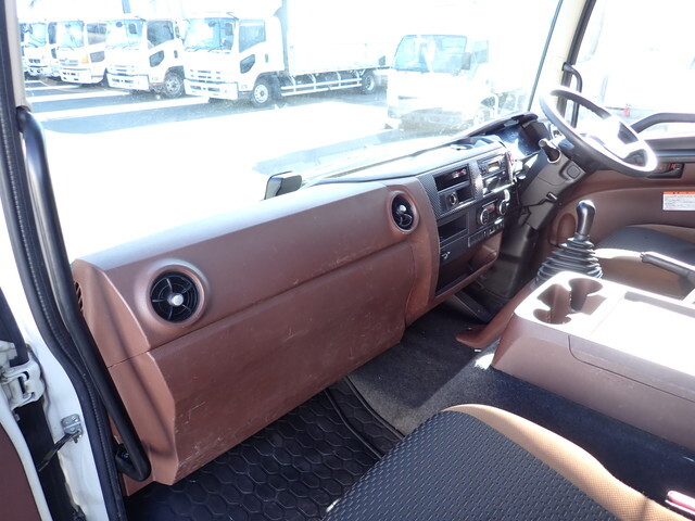 日野レンジャーアルミウイング中型（4t）[写真30]