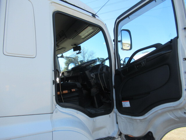 日野プロフィアアルミウイング大型（10t）[写真21]