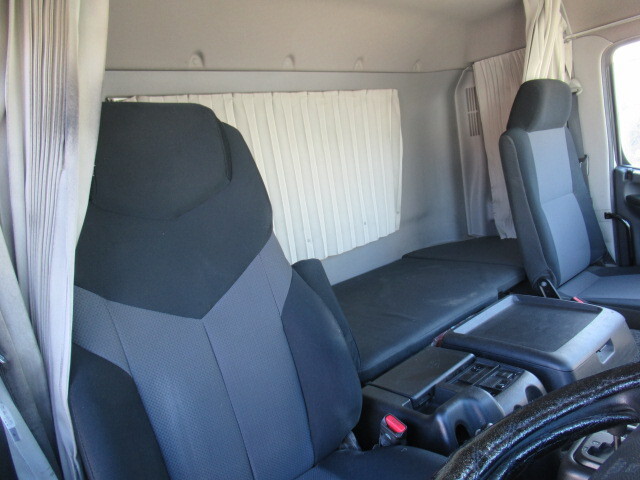 日野プロフィアアルミウイング大型（10t）[写真39]