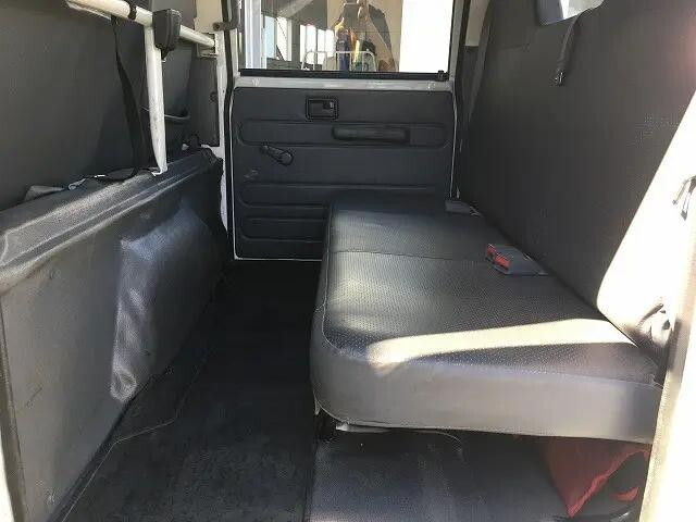 いすゞエルフダブルキャブ（Wキャブ）小型（2t・3t）[写真24]