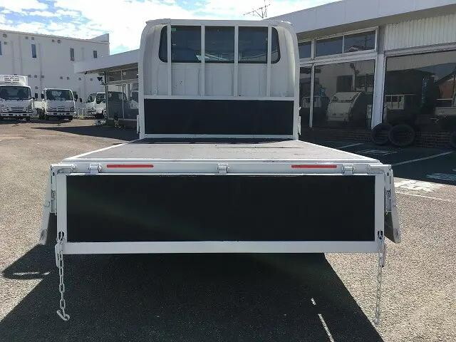 いすゞエルフダブルキャブ（Wキャブ）小型（2t・3t）[写真09]