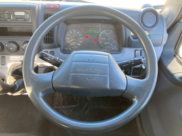 三菱ふそうキャンタークレーン5段小型（2t・3t）[写真21]