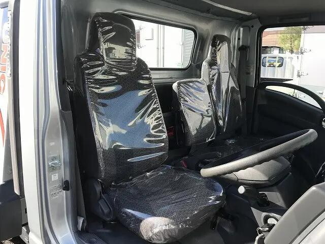 いすゞエルフセーフティローダー小型（2t・3t）[写真24]