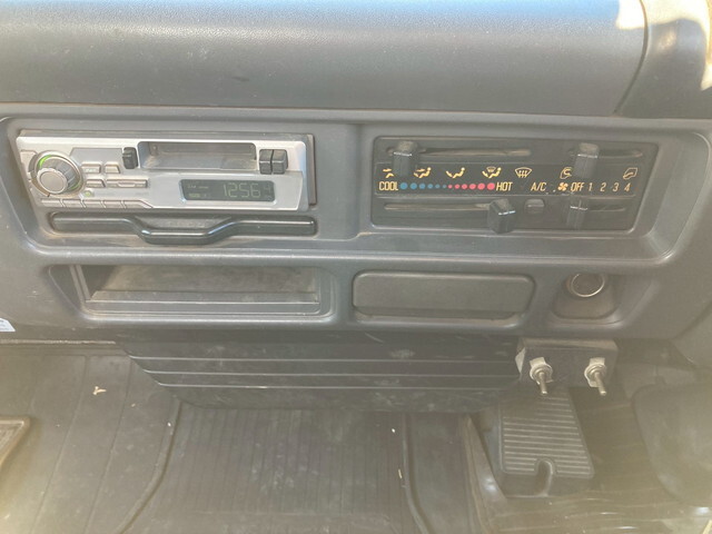 いすゞエルフクレーン5段小型（2t・3t）[写真18]