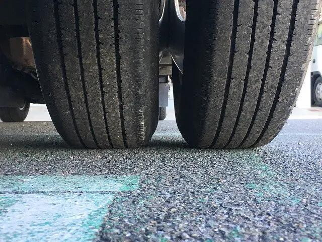 トヨタトヨエース平ボディ小型（2t・3t）[写真23]