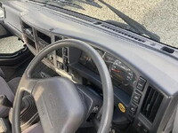 いすゞフォワード平ボディ増トン（6t・8t）[写真18]