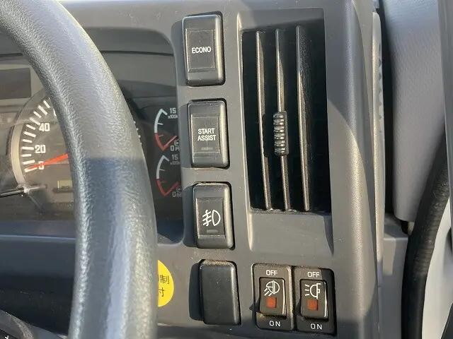 いすゞフォワード平ボディ増トン（6t・8t）[写真21]