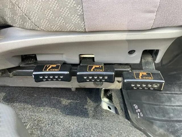 いすゞフォワード平ボディ増トン（6t・8t）[写真22]