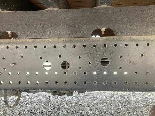 いすゞフォワード平ボディ増トン（6t・8t）[写真28]