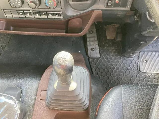 日野レンジャークレーン4段中型（4t）[写真36]