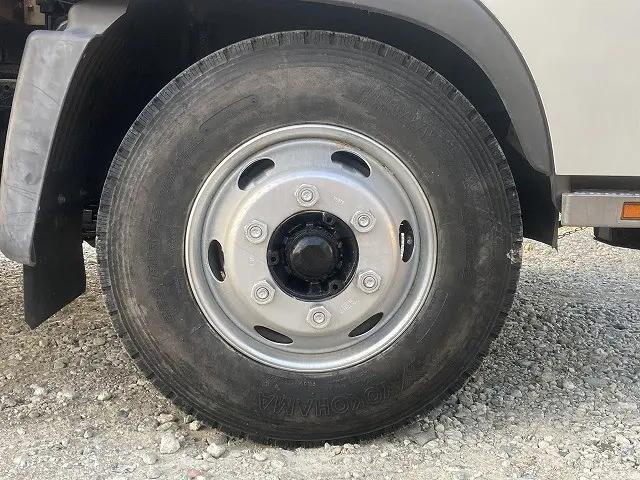 日野レンジャー平ボディ中型（4t）[写真23]