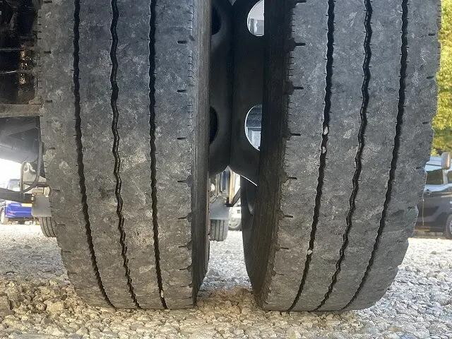 日野レンジャー平ボディ中型（4t）[写真28]