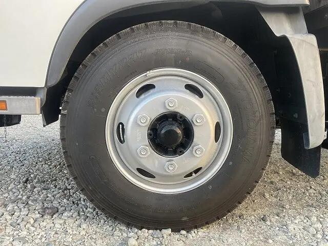 日野レンジャー平ボディ中型（4t）[写真36]