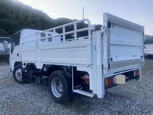 いすゞエルフ平ボディ小型（2t・3t）[写真02]