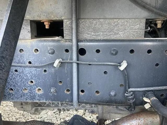 いすゞエルフ平ボディ小型（2t・3t）[写真27]