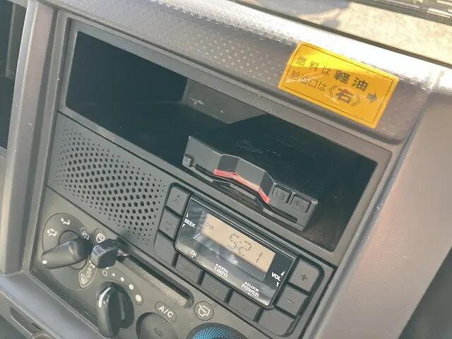 いすゞエルフパッカー車（塵芥車）小型（2t・3t）[写真24]