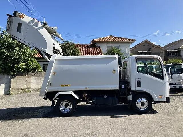いすゞエルフパッカー車（塵芥車）小型（2t・3t）[写真08]