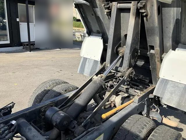 三菱ふそうキャンターダンプ小型（2t・3t）[写真17]