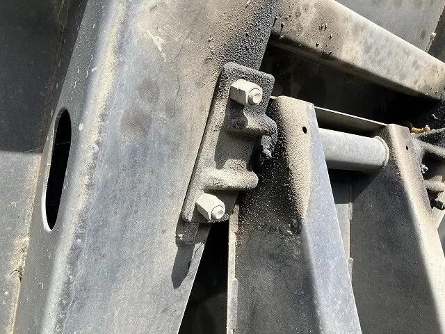 三菱ふそうキャンターダンプ小型（2t・3t）[写真18]