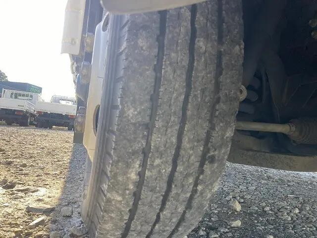 いすゞエルフ平ボディ小型（2t・3t）[写真22]