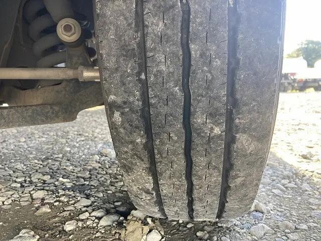 いすゞエルフ平ボディ小型（2t・3t）[写真32]