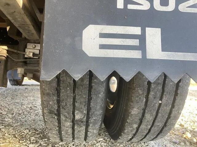 いすゞエルフ平ボディ小型（2t・3t）[写真35]