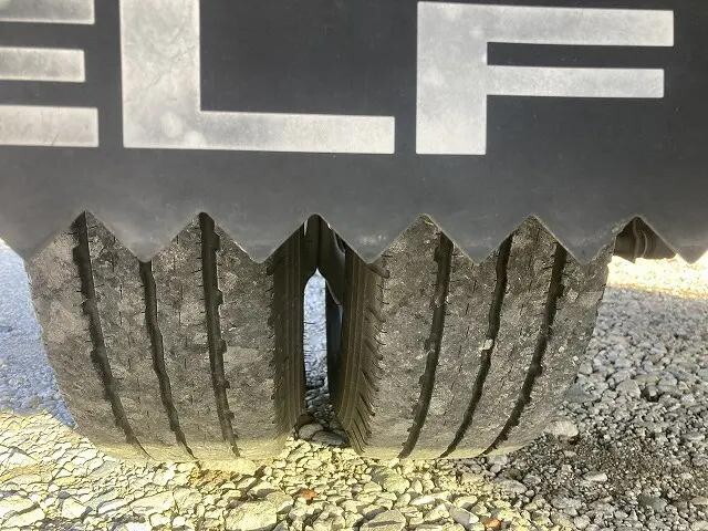 いすゞエルフ平ボディ小型（2t・3t）[写真36]