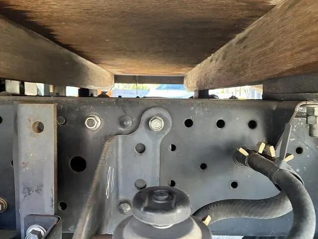 いすゞエルフ平ボディ小型（2t・3t）[写真22]