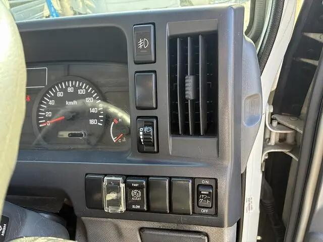 いすゞエルフ平ボディ小型（2t・3t）[写真31]