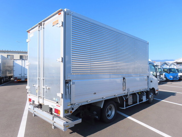 トヨタトヨエースアルミウイング小型（2t・3t）[写真02]