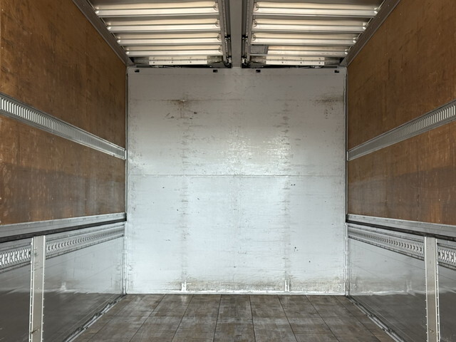 UDトラックスクオンアルミウイング大型（10t）[写真11]