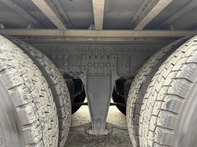 UDトラックスクオンアルミウイング大型（10t）[写真16]