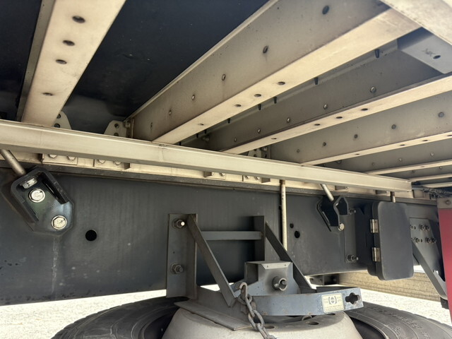 UDトラックスクオンアルミウイング大型（10t）[写真17]