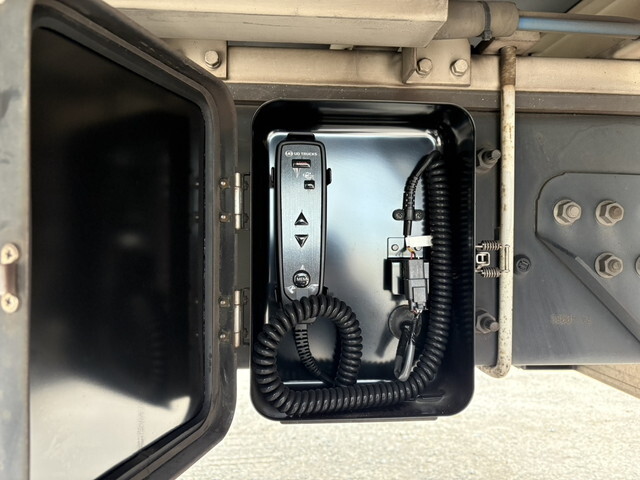 UDトラックスクオンアルミウイング大型（10t）[写真20]