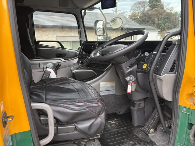 UDトラックスクオンアルミウイング大型（10t）[写真24]