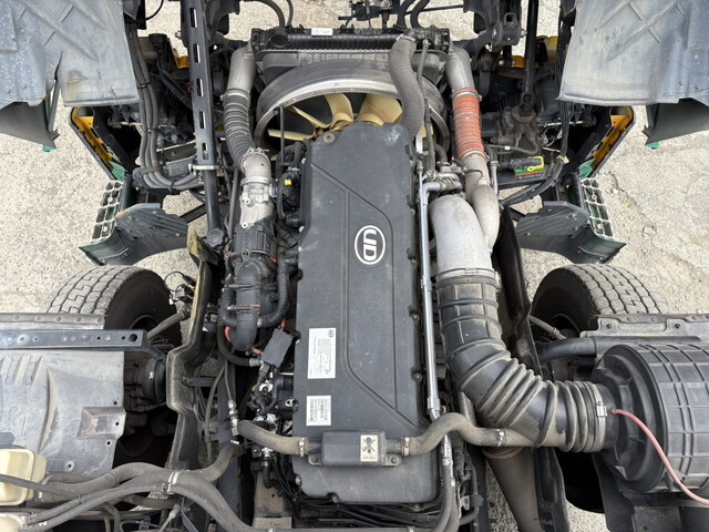 UDトラックスクオンアルミウイング大型（10t）[写真28]