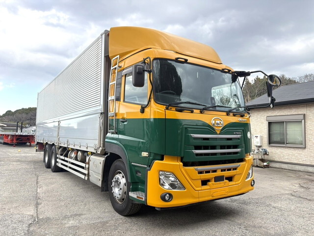 UDトラックスクオンアルミウイング大型（10t）[写真03]