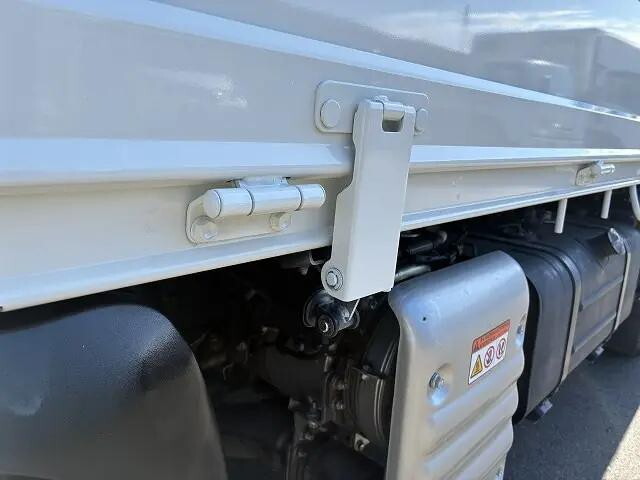 日野デュトロ平ボディ小型（2t・3t）[写真13]