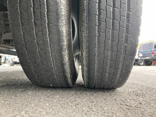 日野デュトロ平ボディ小型（2t・3t）[写真23]