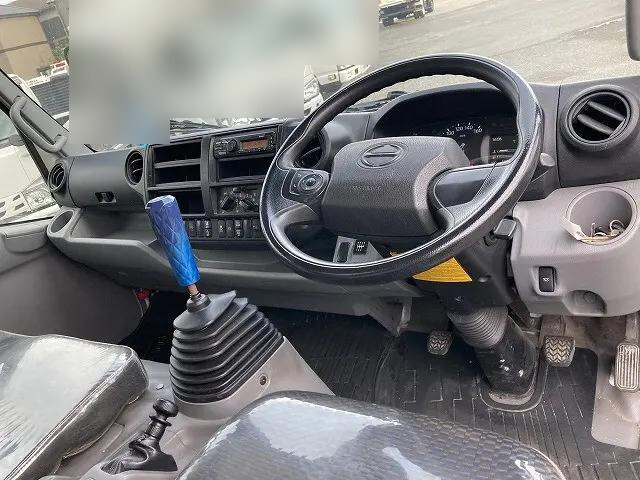 日野デュトロ平ボディ小型（2t・3t）[写真28]