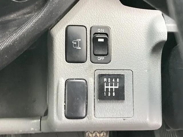 日野デュトロ平ボディ小型（2t・3t）[写真30]