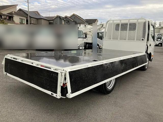 日野デュトロ平ボディ小型（2t・3t）[写真09]