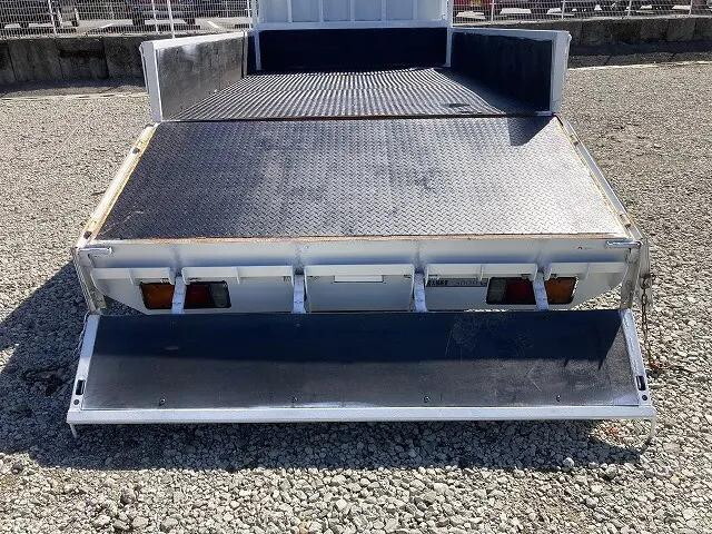 三菱ふそうキャンター平ボディ小型（2t・3t）[写真14]