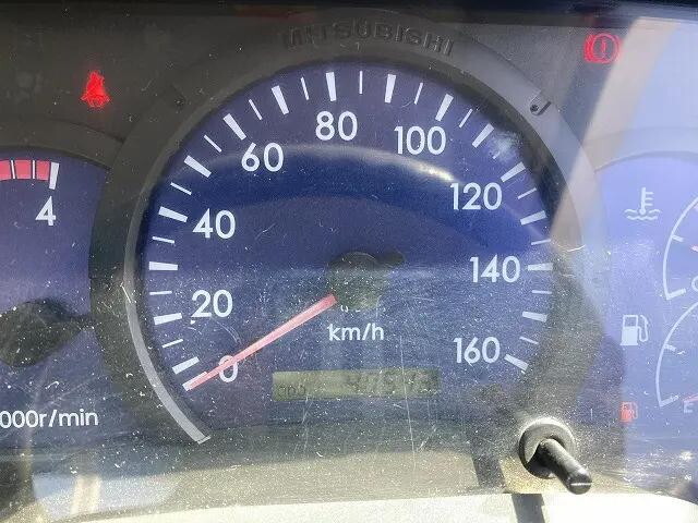 三菱ふそうキャンター平ボディ小型（2t・3t）[写真24]