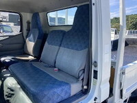 三菱ふそうキャンター平ボディ小型（2t・3t）[写真28]