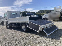 三菱ふそうキャンター平ボディ小型（2t・3t）[写真02]